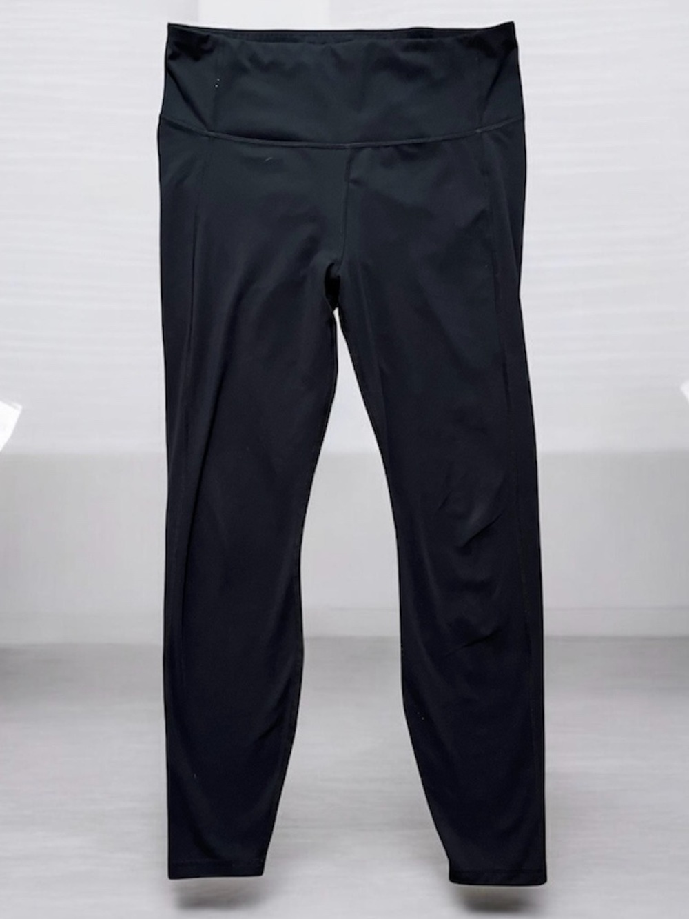 All In Motion Women's Everyday Soft Ultra High-Rise Leggings in Black